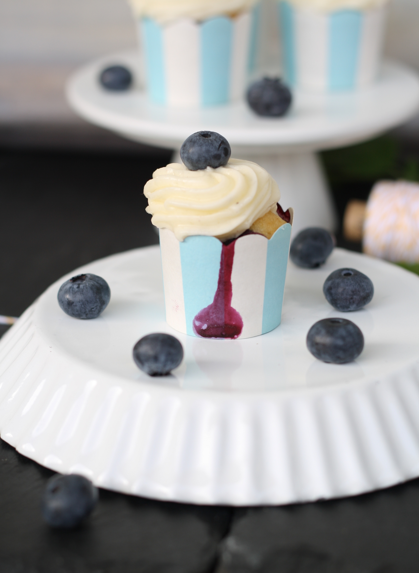 My blueberry nights: {Heidelbeer Zitronen Mini-Cupcakes mit Vanille ...