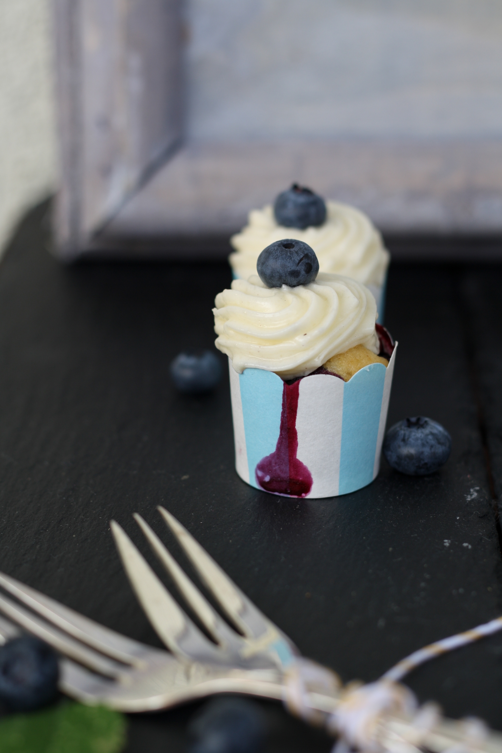 My blueberry nights: {Heidelbeer Zitronen Mini-Cupcakes mit Vanille ...